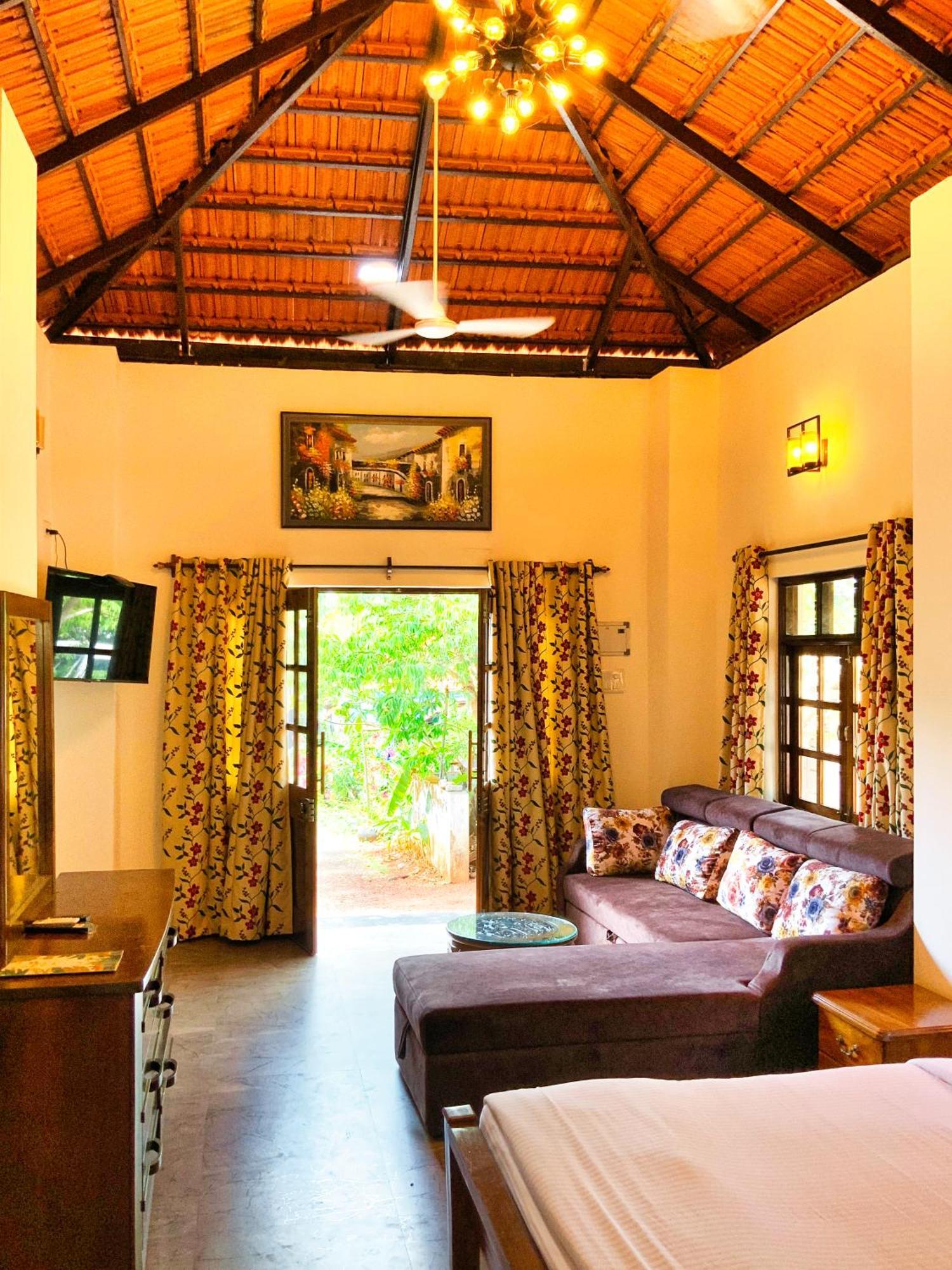 Lar Amorosa Boutique Hotel - Goa Calangute Dış mekan fotoğraf