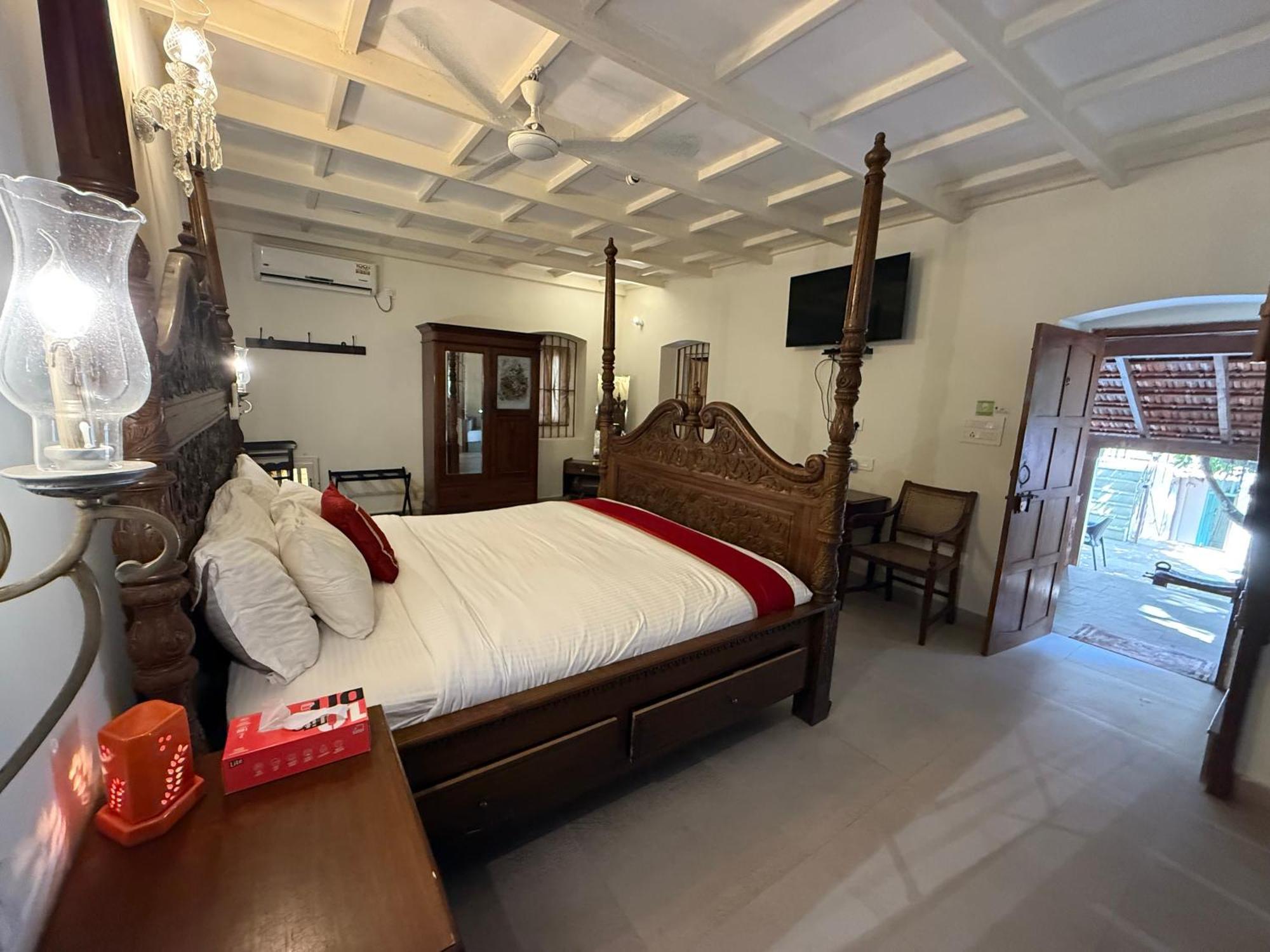 Lar Amorosa Boutique Hotel - Goa Calangute Dış mekan fotoğraf